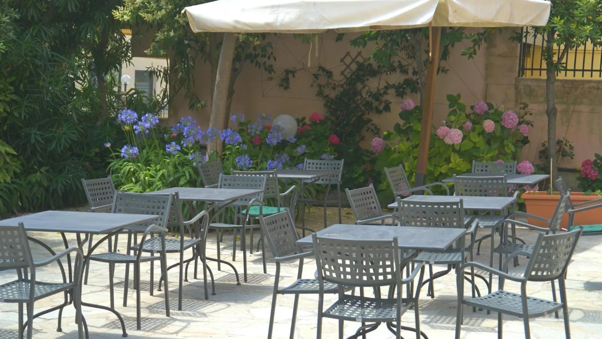 Hotel Flora Celle Ligure