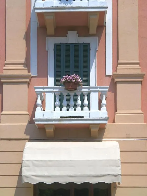Hotel Flora Celle Ligure 3*,  Włochy